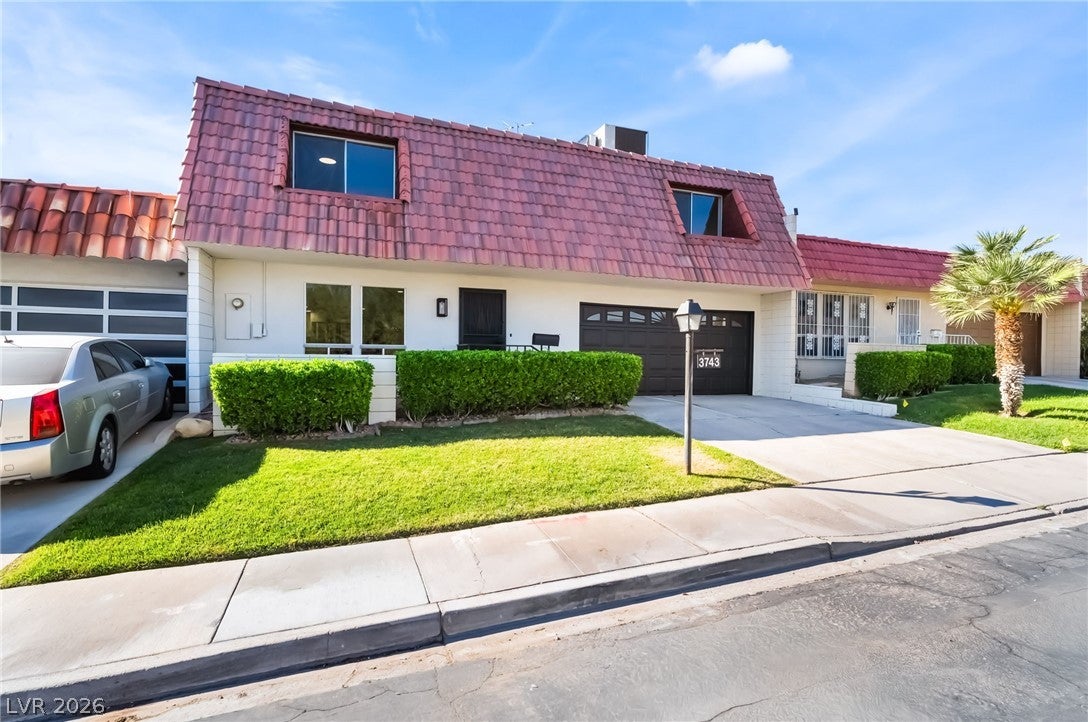3743 Colonial Dr, Las Vegas, NV 89121 photo
