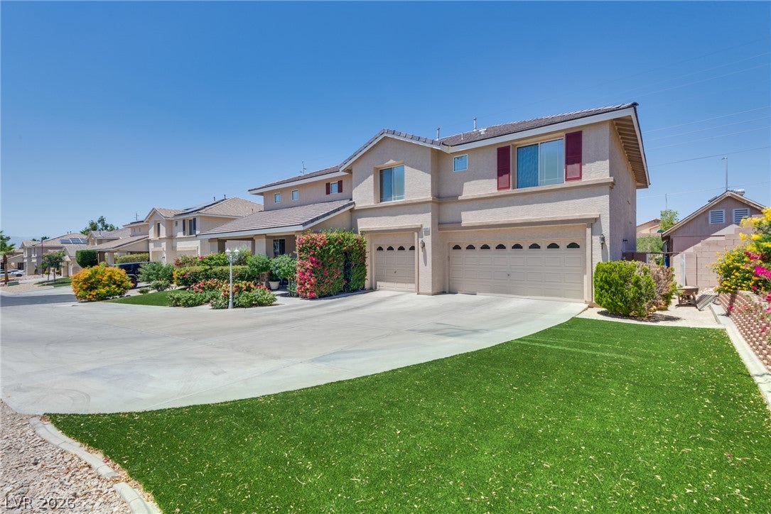 6680 Blue Sapphire Ave, Las Vegas, NV 89110 photo