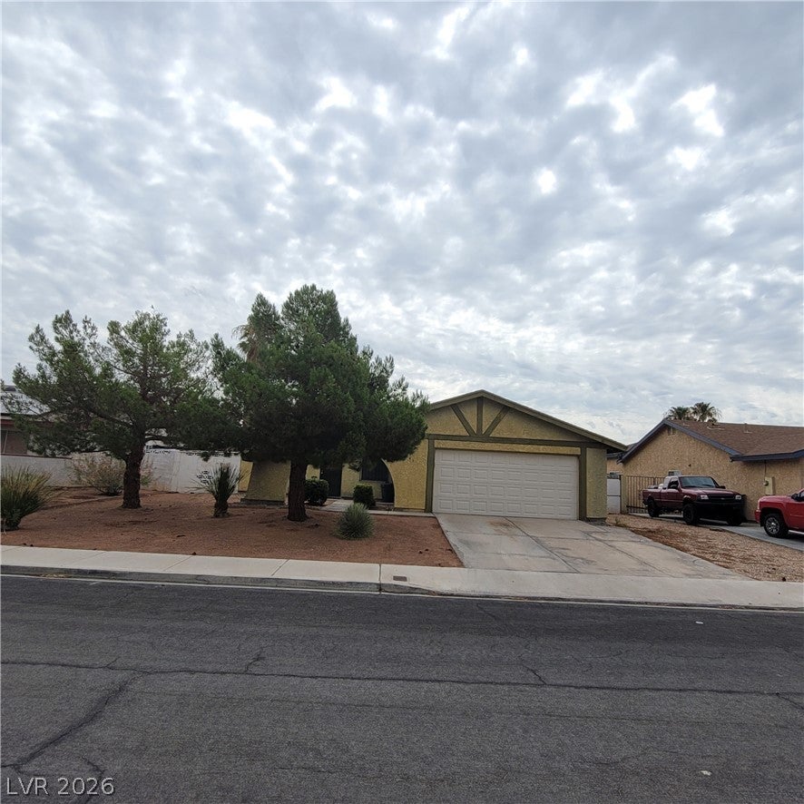 1841 Runningbear Dr, Las Vegas, NV 89108