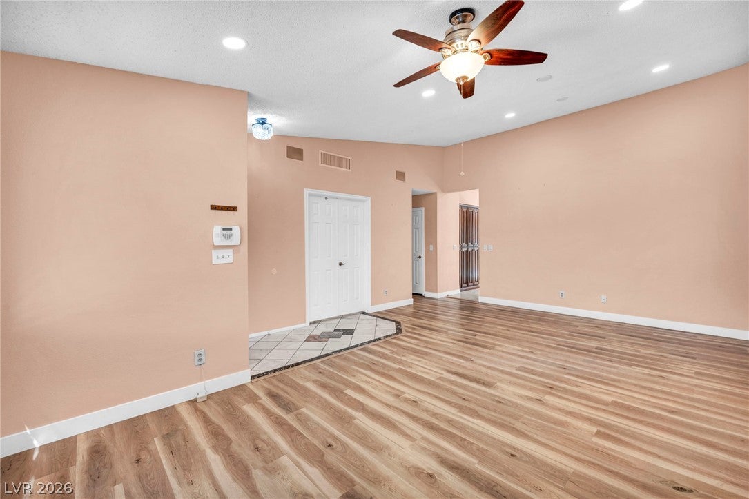 6237 Carmen Blvd, Las Vegas, NV 89108 photo
