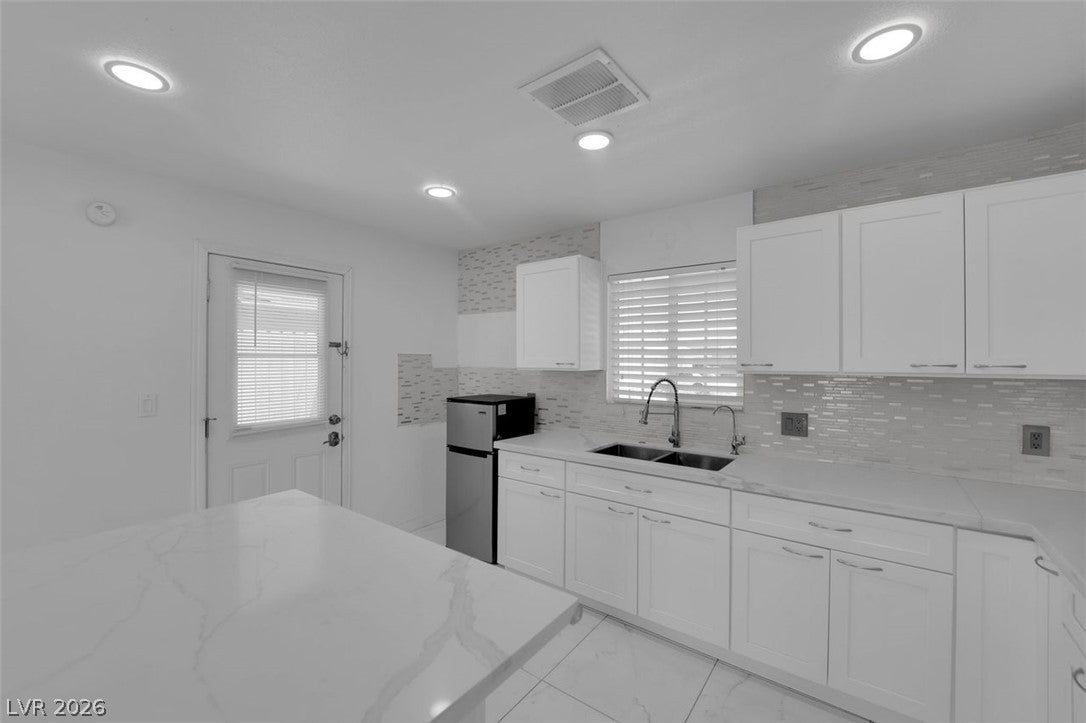 5856 Thurgood Ave, Las Vegas, NV 89122 photo