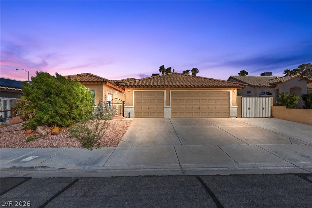 120 Ringlore Dr, Henderson, NV 89015