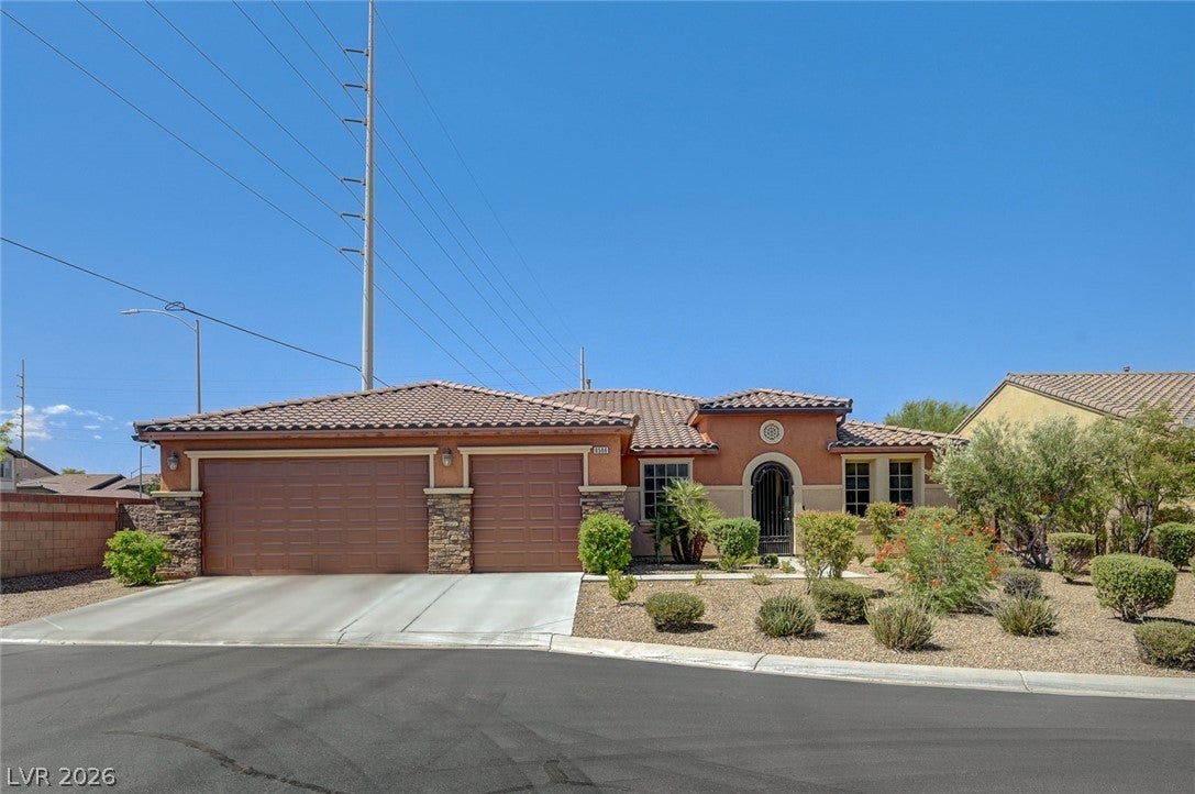 8586 Monument Lake Ct, Las Vegas, NV 89113