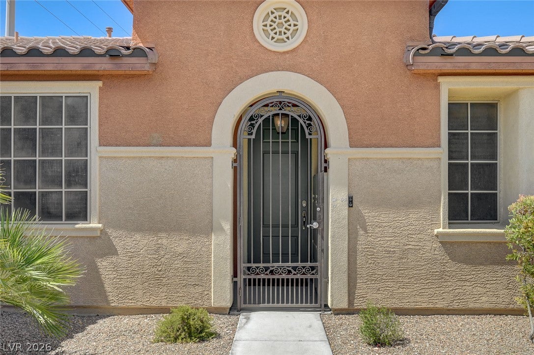 8586 Monument Lake Ct, Las Vegas, NV 89113 photo