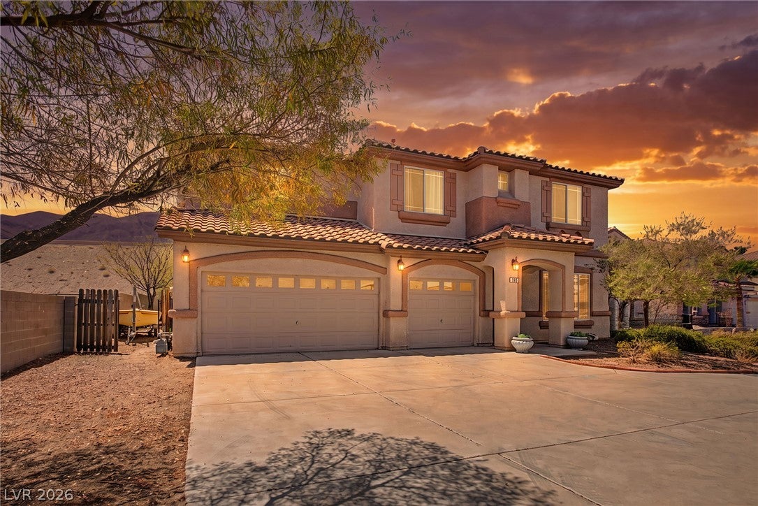 728 Blue Crystal Creek Rd, Henderson, NV 89002 photo