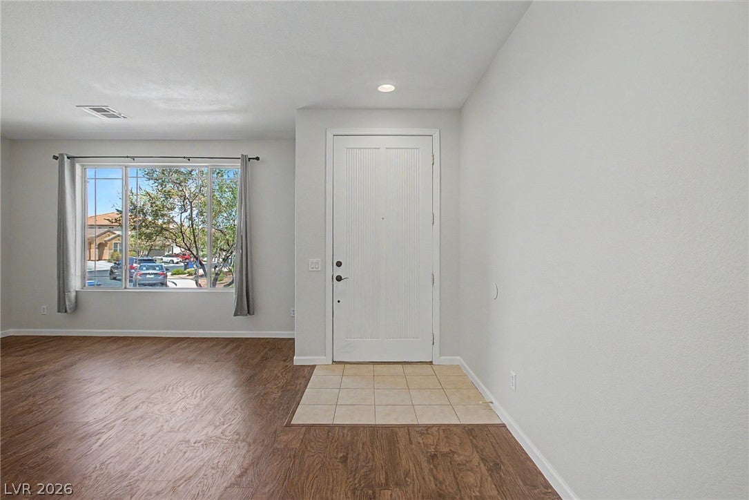 728 Blue Crystal Creek Rd, Henderson, NV 89002 photo