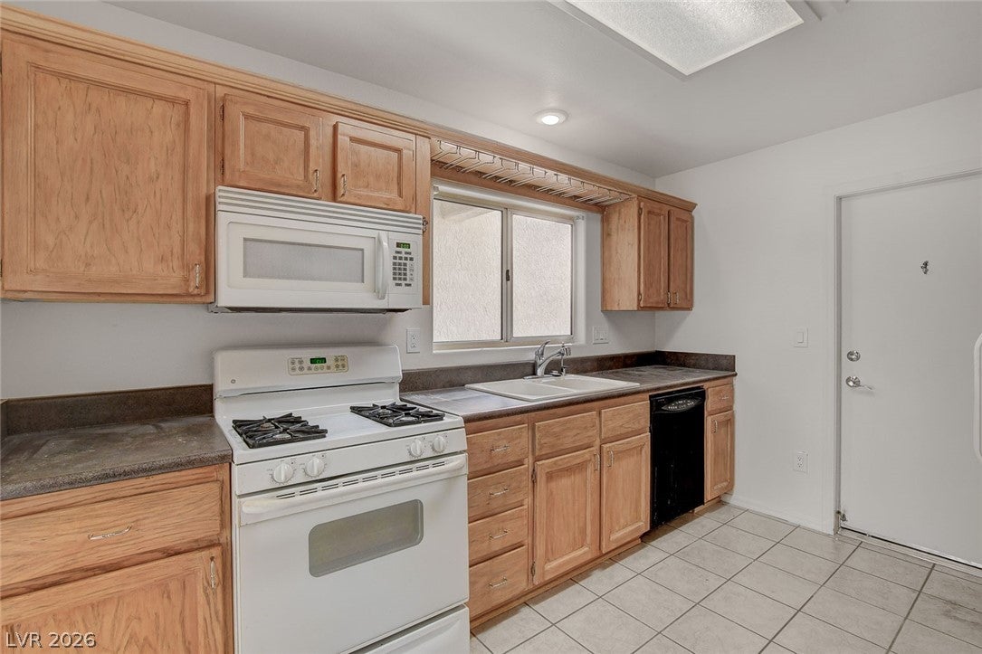10028 Bundella Dr, Las Vegas, NV 89134 photo