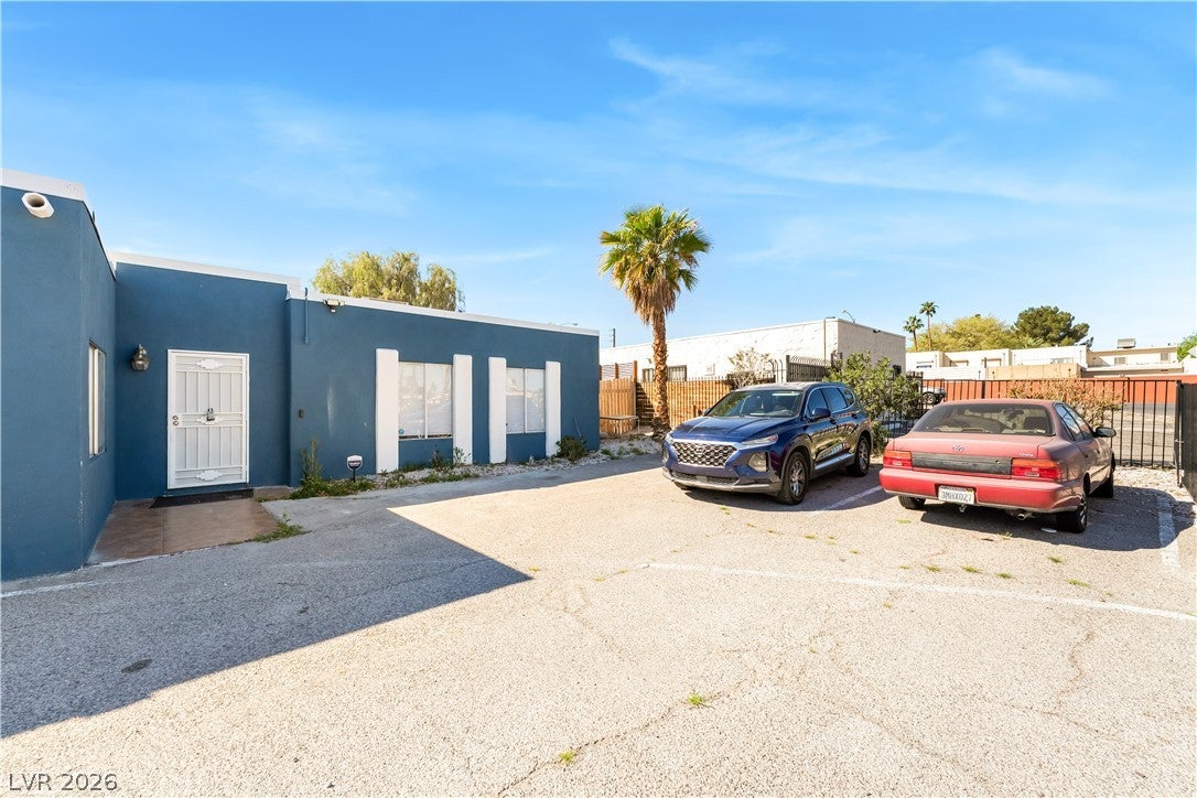3825 Raymert Dr, Las Vegas, NV 89121 photo