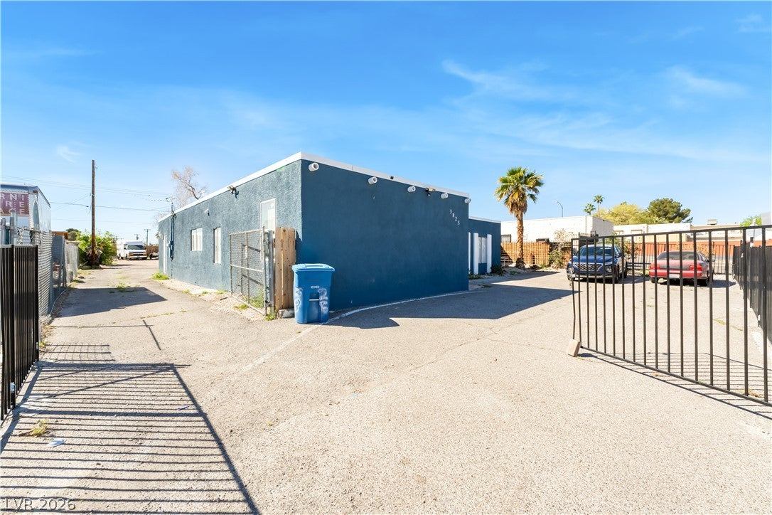 3825 Raymert Dr, Las Vegas, NV 89121 photo