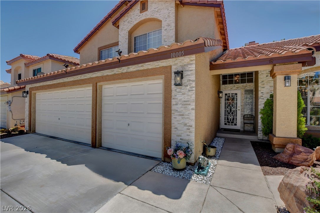 10005 Sail Landing Ct, Las Vegas, NV 89117 photo