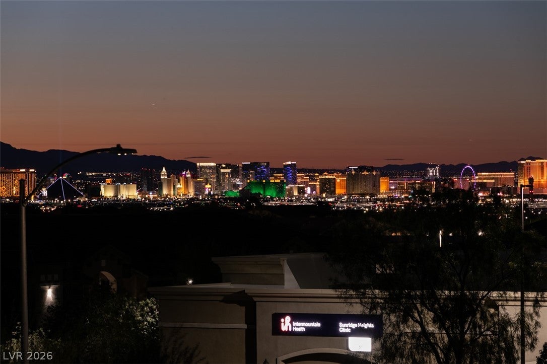 779 Glowing Horizon St, Henderson, NV 89052 photo