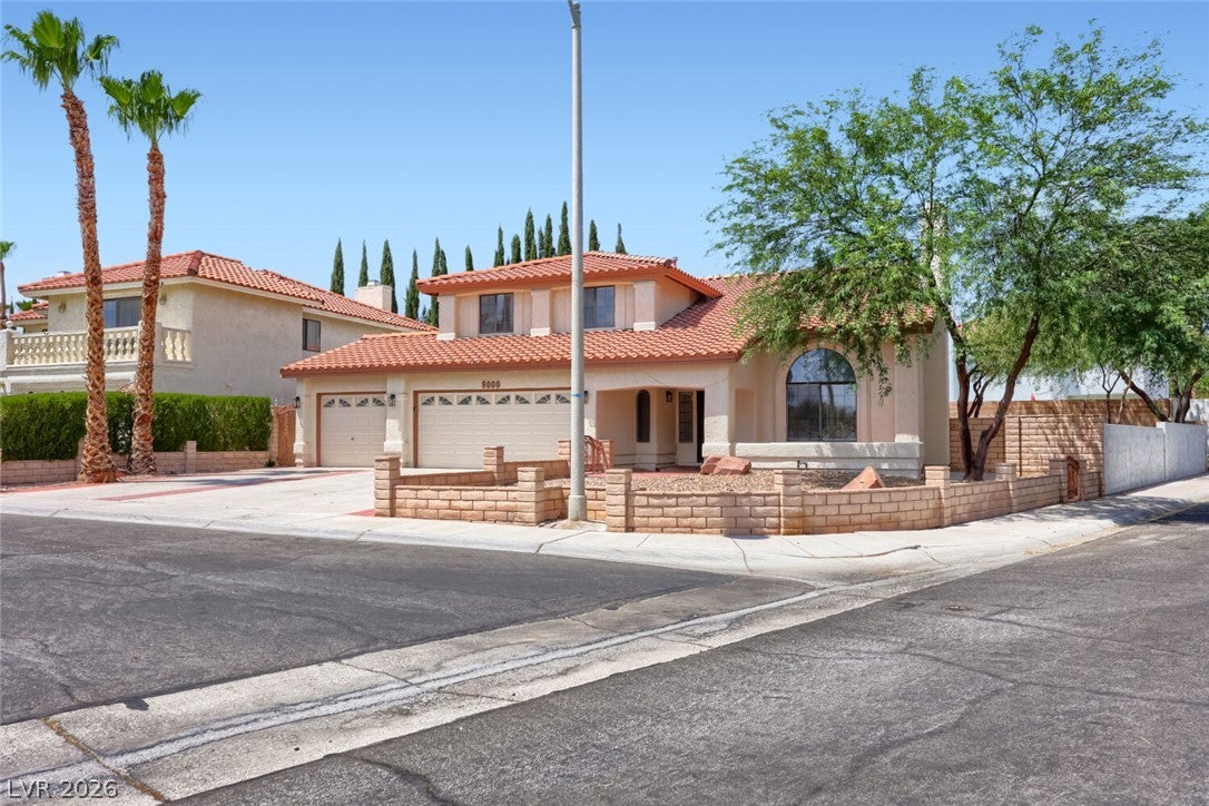 9000 Feather River Ct, Las Vegas, NV 89117 photo