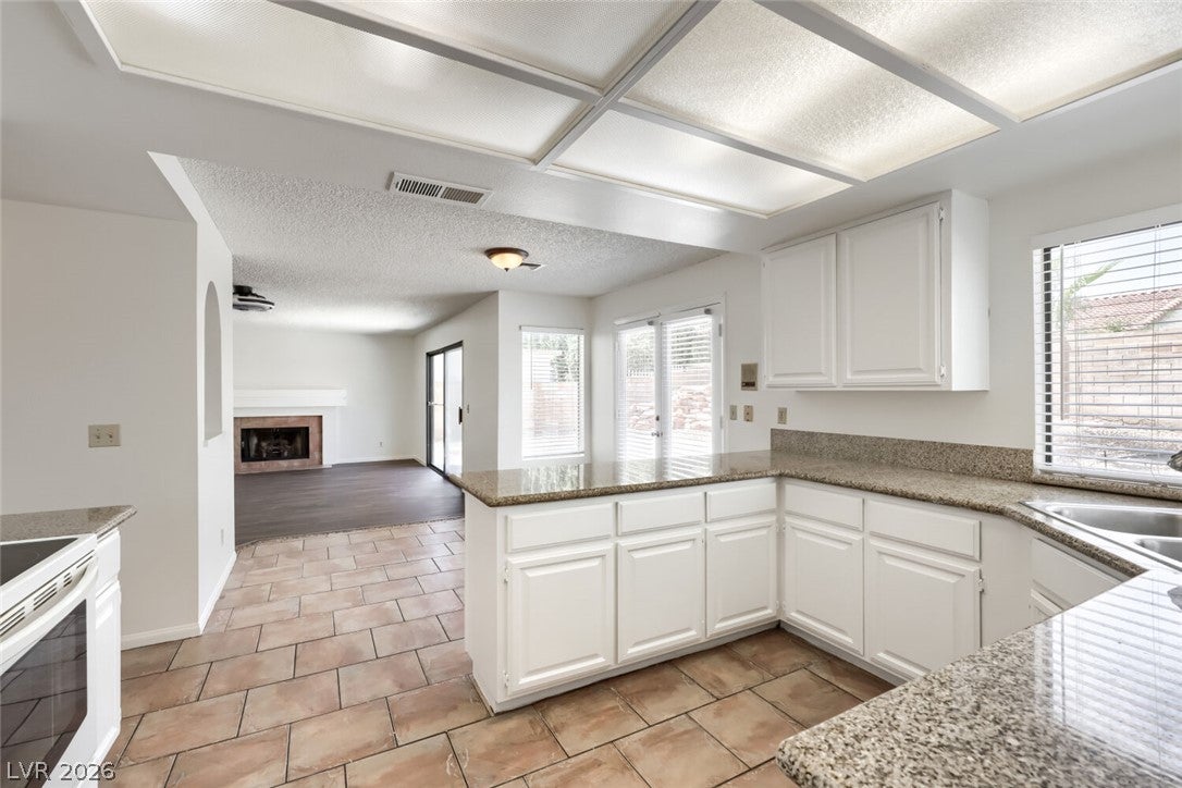 9000 Feather River Ct, Las Vegas, NV 89117 photo