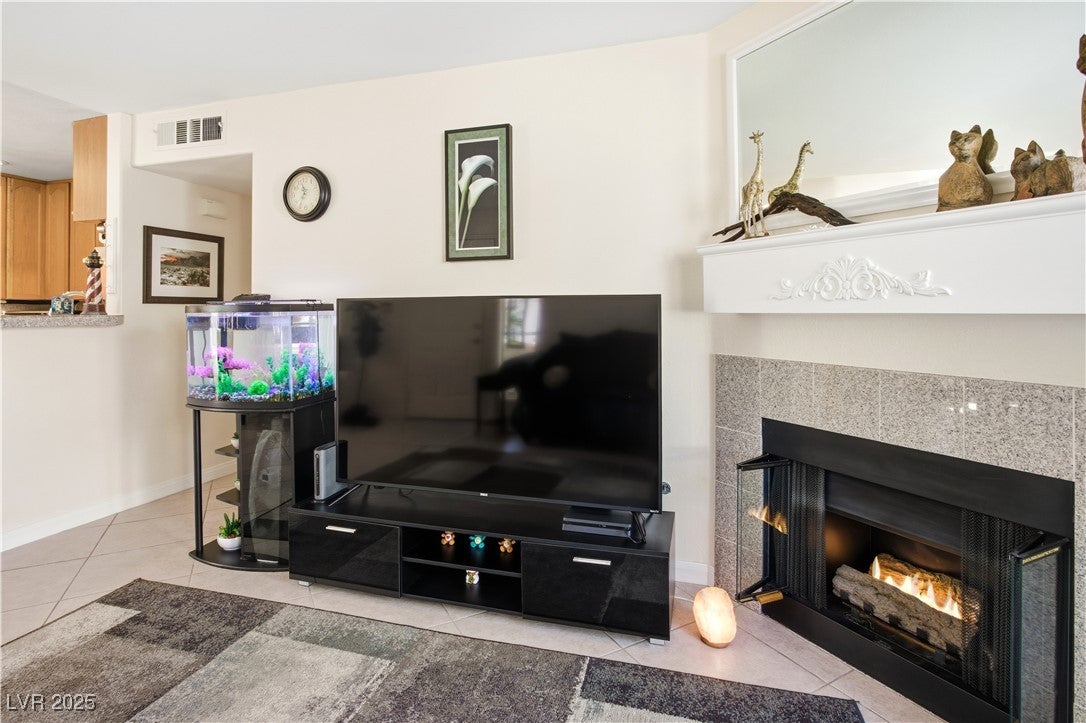 5206 Mandalay Spring Dr, Las Vegas, NV 89120