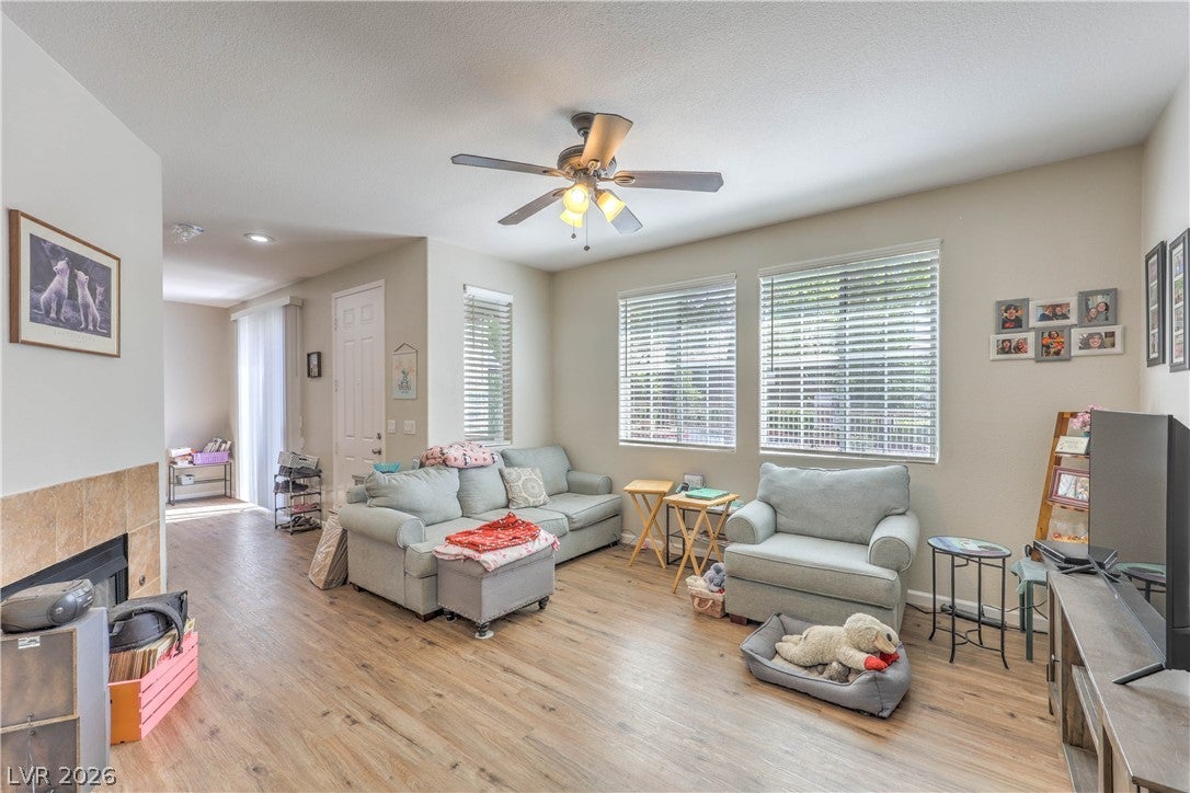 10200 Deerfield Beach Ave #102, Las Vegas, NV 89129 photo