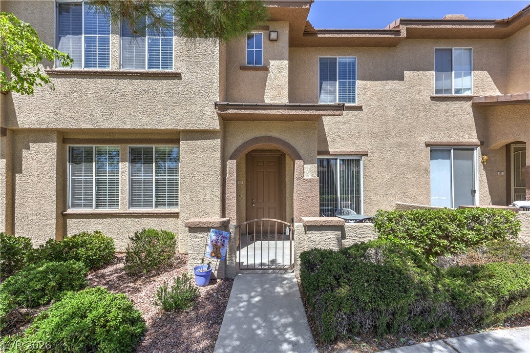 10200 Deerfield Beach Ave, Las Vegas, NV 89129