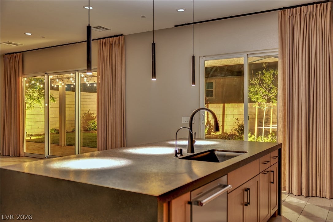 10190 Bismarck Palms Ave, Las Vegas, NV 89166 photo