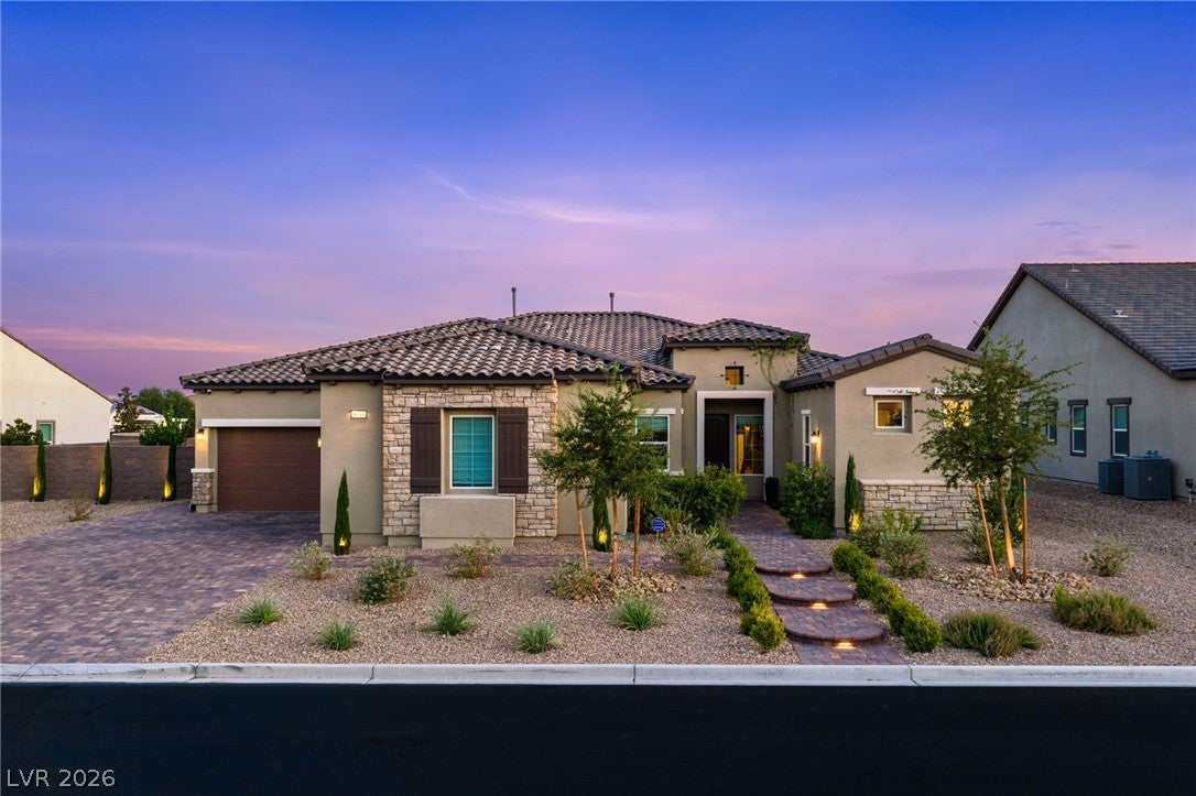8535 Longmire Ave, Las Vegas, NV 89143