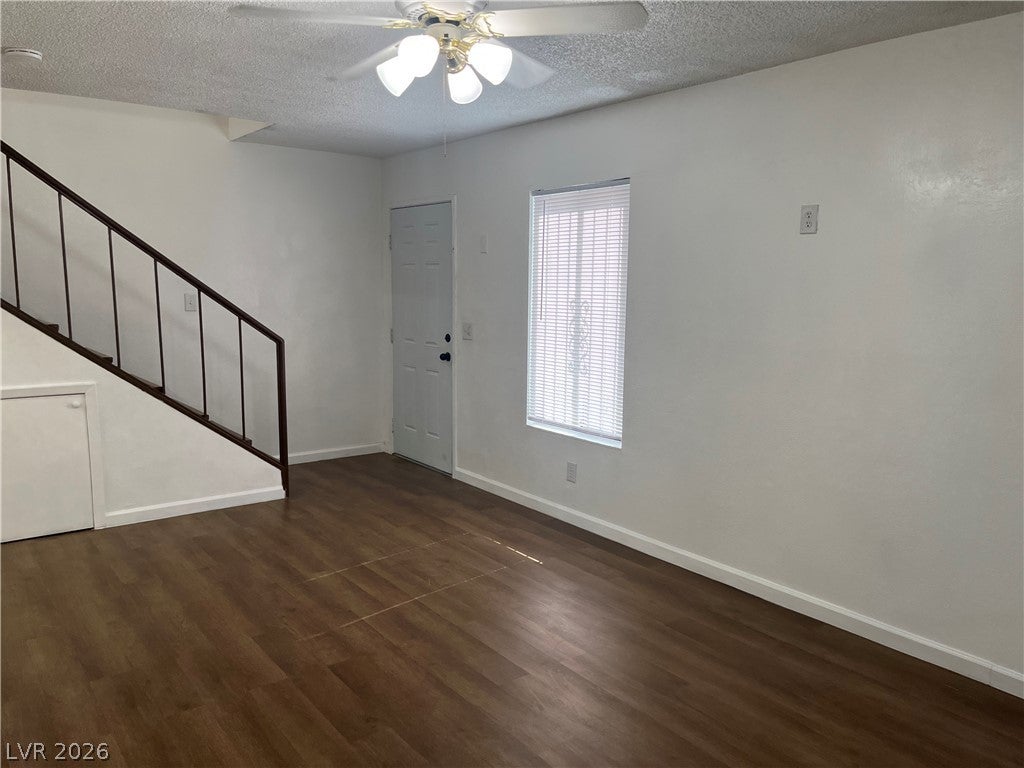 3974 Palos Verdes St, Las Vegas, NV 89119 photo