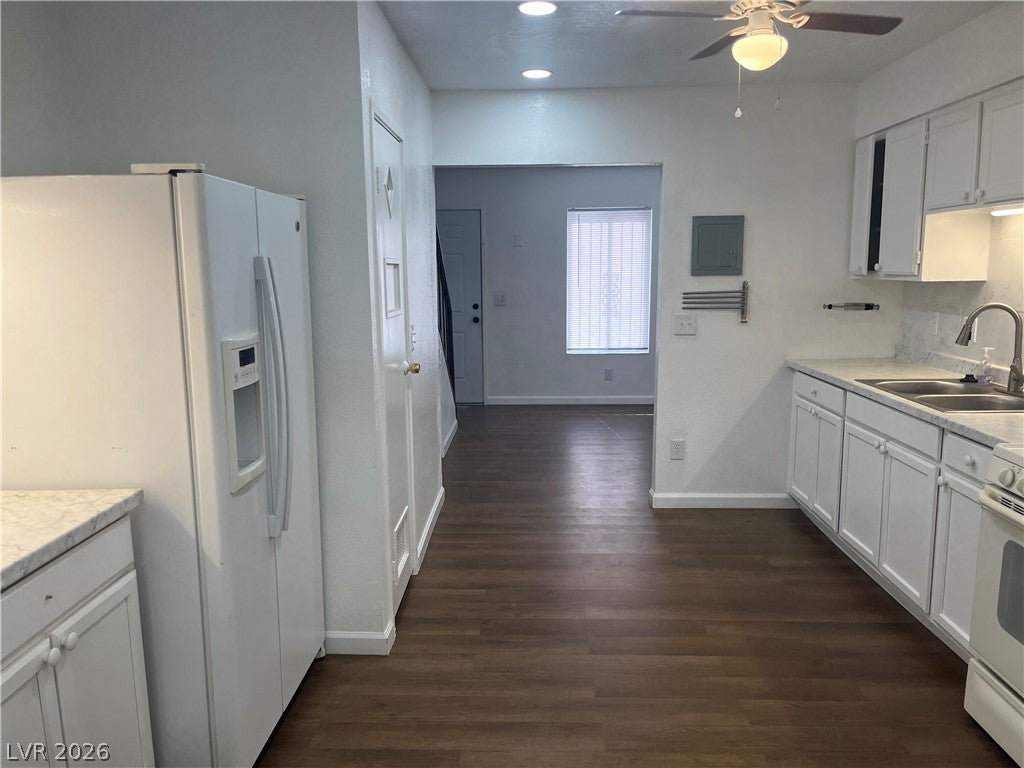 3974 Palos Verdes St, Las Vegas, NV 89119 photo