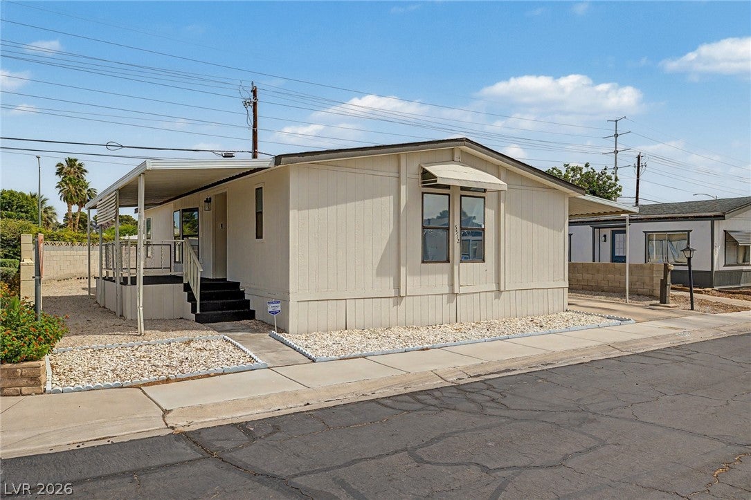 5512 Aldama Rd, Las Vegas, NV 89122 photo