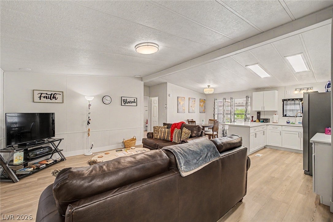 5512 Aldama Rd, Las Vegas, NV 89122 photo