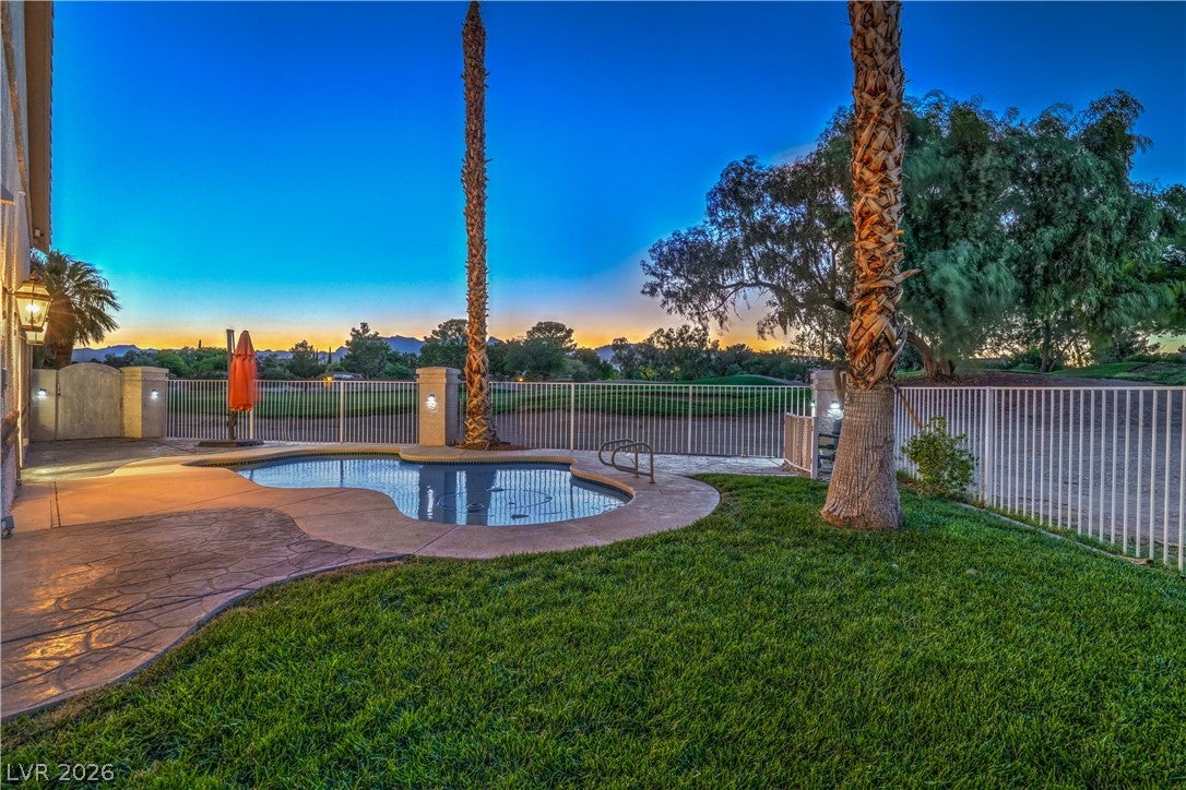 5152 Forest Oaks Dr, Las Vegas, NV 89149