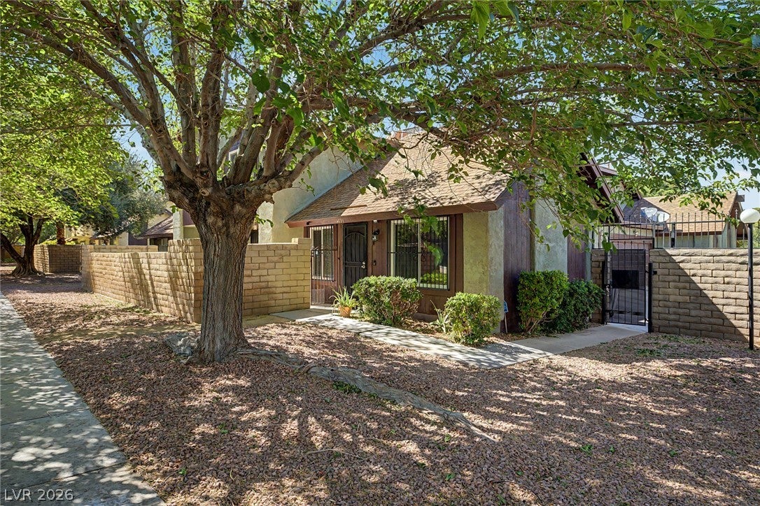 4551 Sirius Ave, Las Vegas, NV 89102 photo