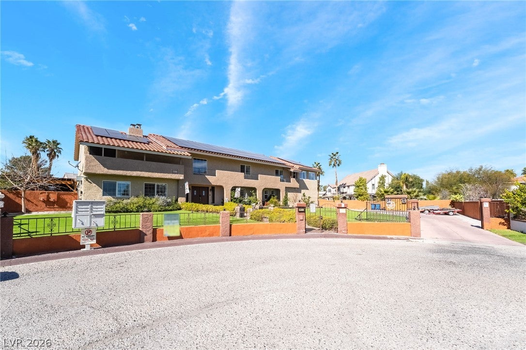 2877 S Buffalo Dr, Las Vegas, NV 89117 photo