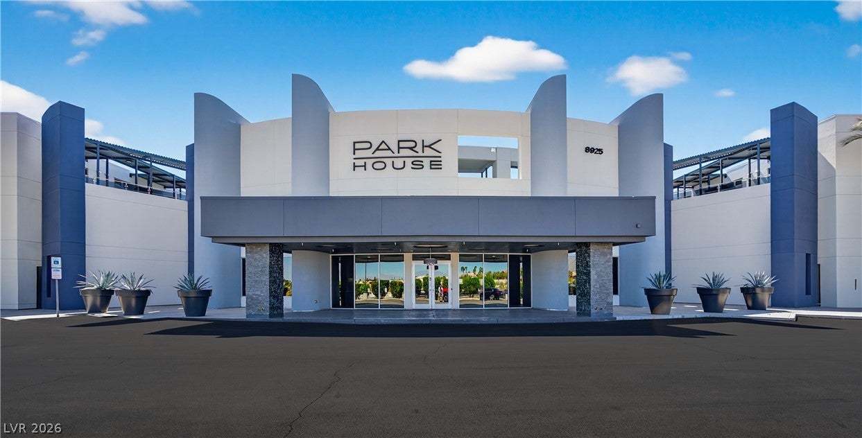 8925 Flamingo Rd, Las Vegas, NV 89147