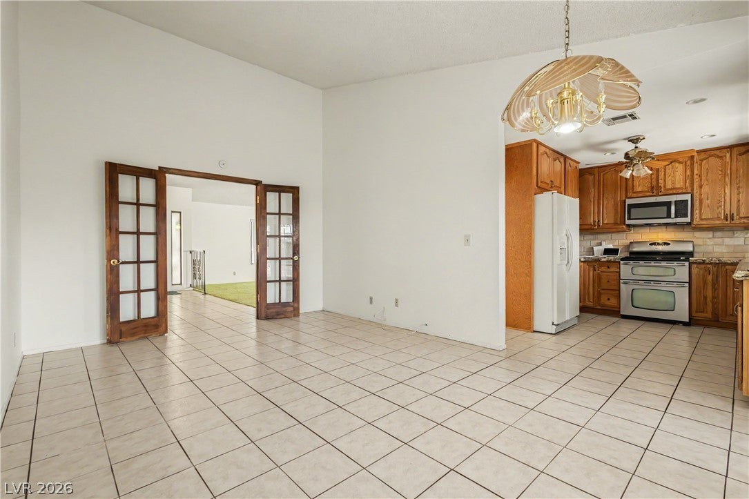 6592 Peachtree Ln, Las Vegas, NV 89103 photo