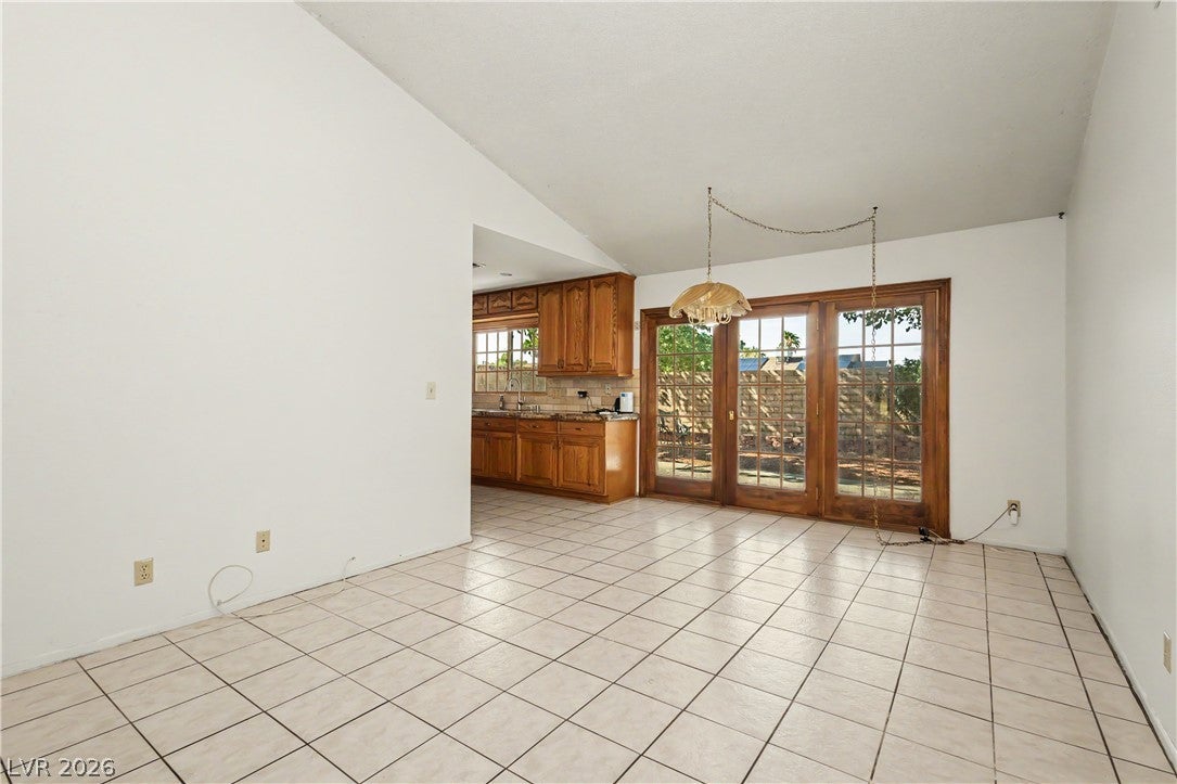 6592 Peachtree Ln, Las Vegas, NV 89103 photo