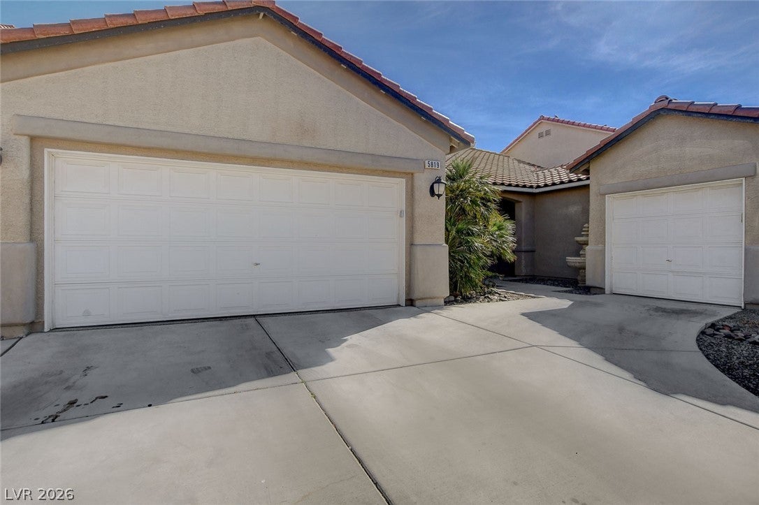 5819 Toofer Winds Ct, Las Vegas, NV 89131 photo