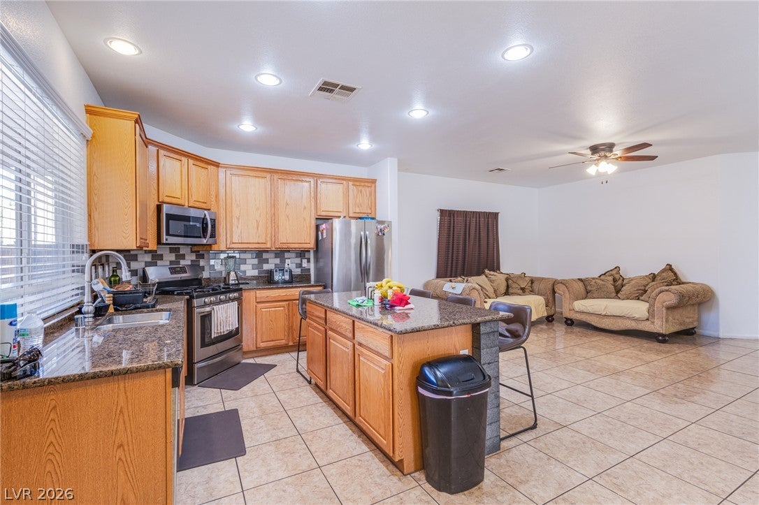 124 Sharp Edge Ave, North Las Vegas, NV 89031