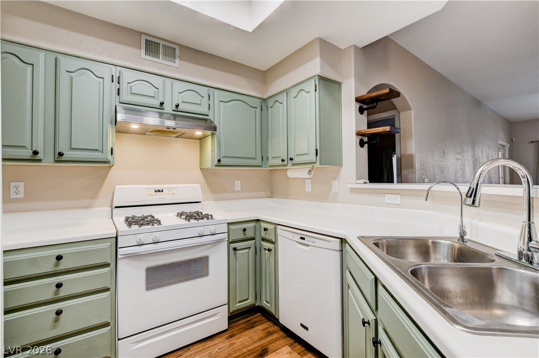3320 S Fort Apache Rd #130, Las Vegas, NV 89117 photo