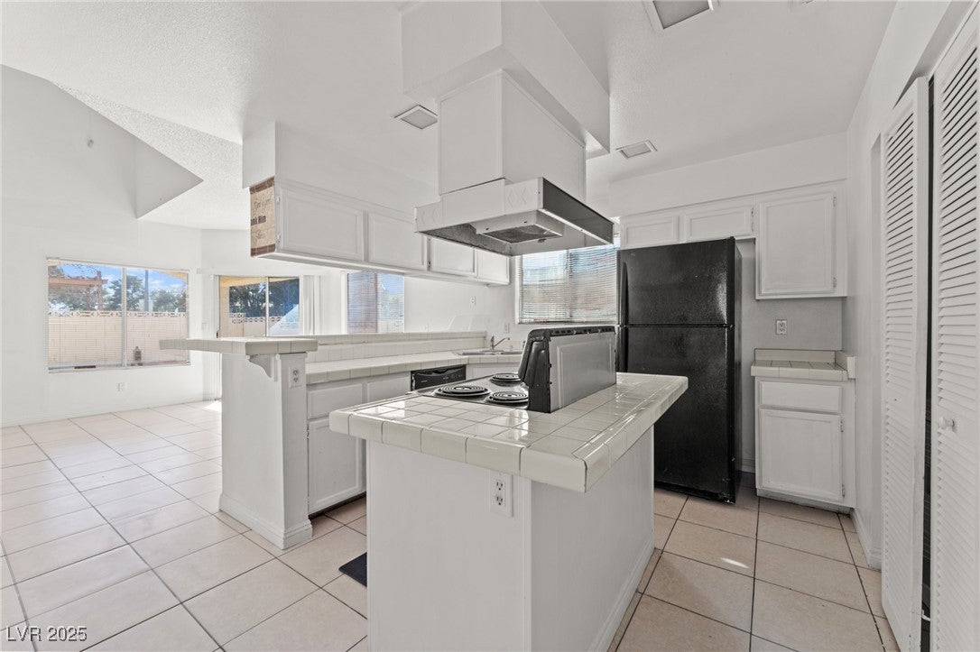6673 Silver Penny Ave, Las Vegas, NV 89108 photo