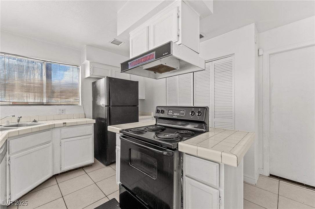 6673 Silver Penny Ave, Las Vegas, NV 89108 photo