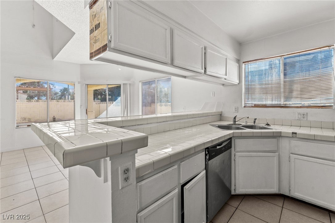 6673 Silver Penny Ave, Las Vegas, NV 89108 photo