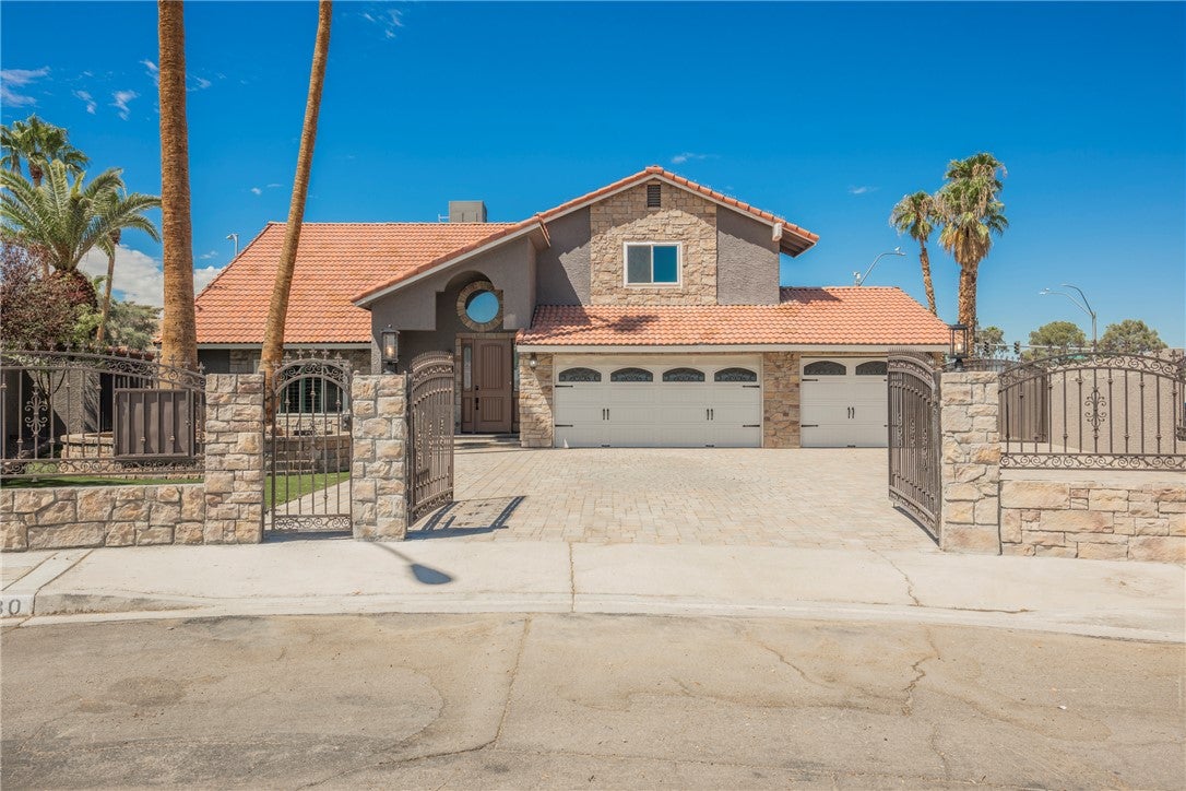 6480 Bristlecone Cir, Las Vegas, NV 89146