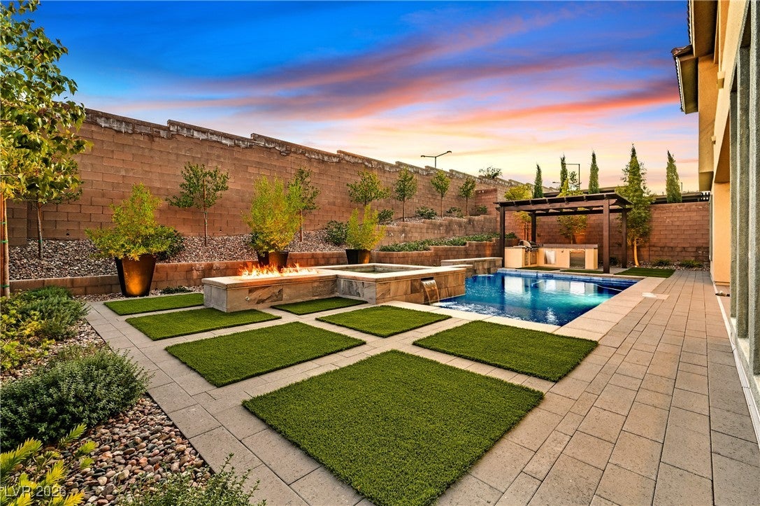 12161 Sage Thunder Ave, Las Vegas, NV 89138 photo