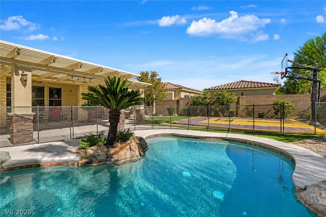 7567 Pearl Crescent Dr, Las Vegas, NV 89113 photo