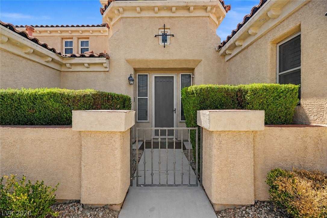 7567 Pearl Crescent Dr, Las Vegas, NV 89113 photo