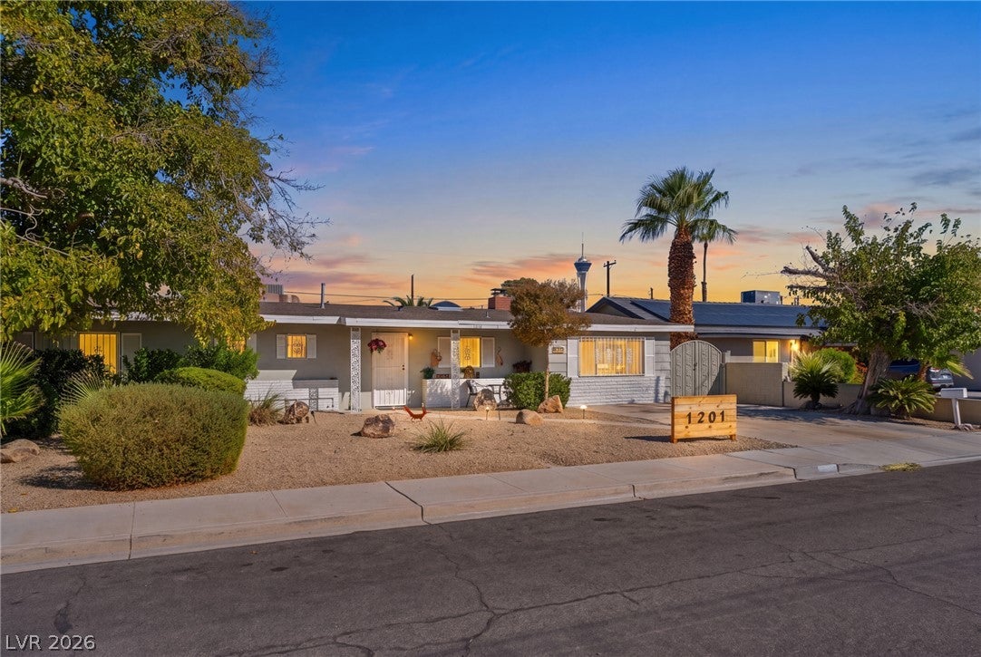 1201 Westlund Dr, Las Vegas, NV 89102