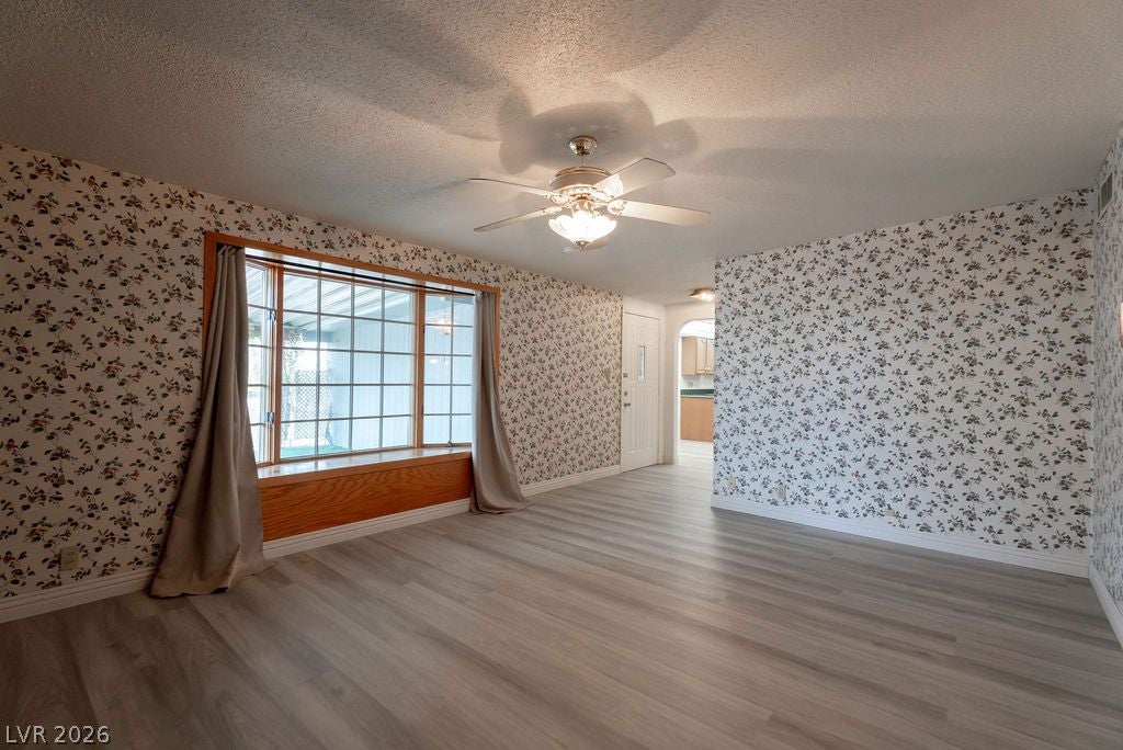 5185 Sun Valley Dr, Las Vegas, NV 89122 photo