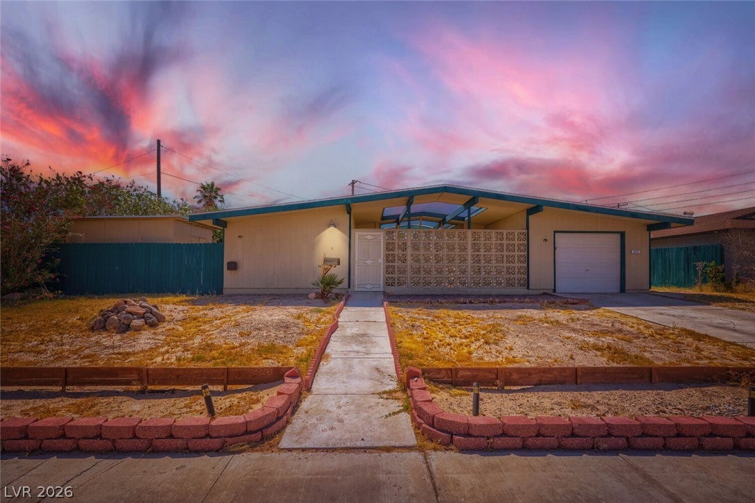 2469 Tournament St, Las Vegas, NV 89142