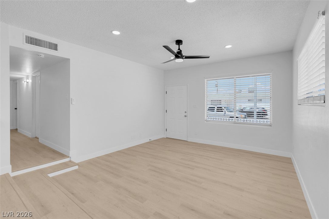 4313 El Conlon Ave, Las Vegas, NV 89102 photo