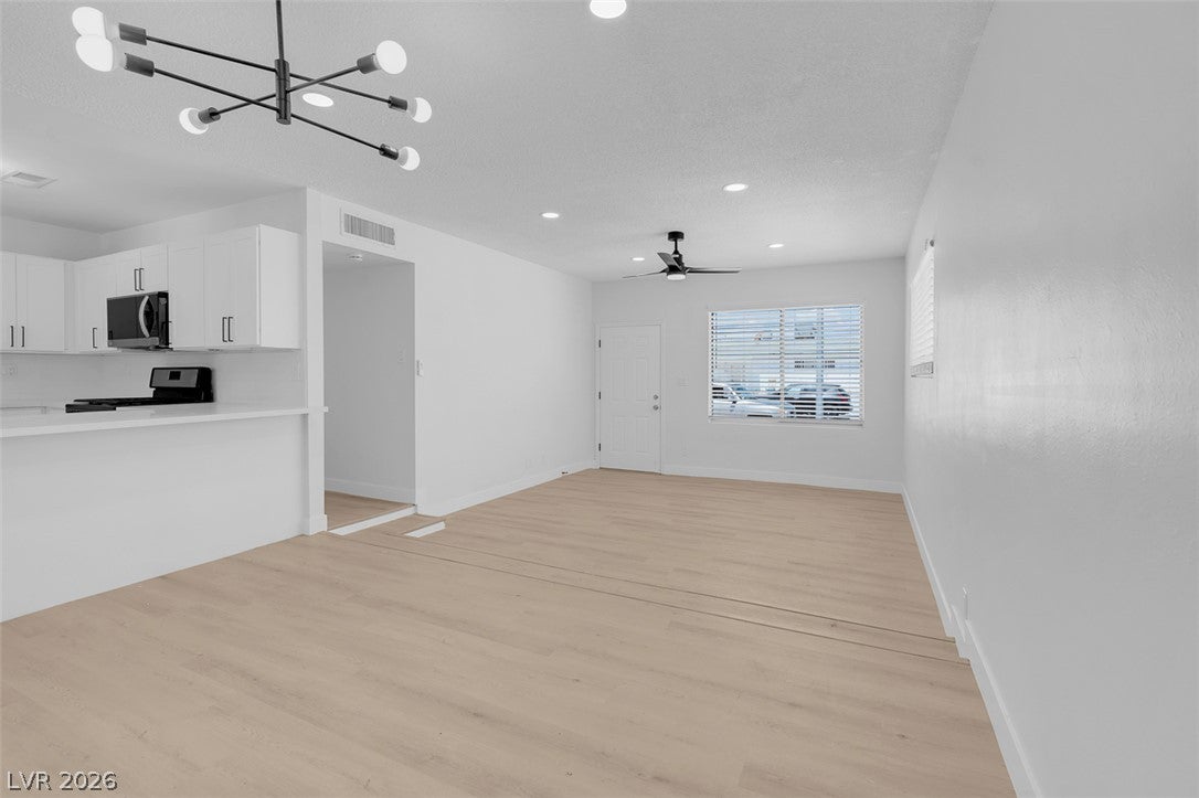 4313 El Conlon Ave, Las Vegas, NV 89102 photo