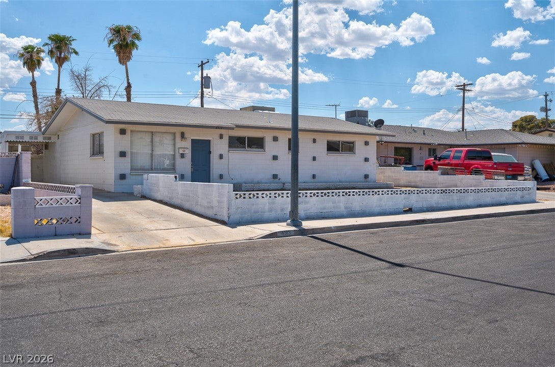 4313 El Conlon Ave, Las Vegas, NV 89102 photo