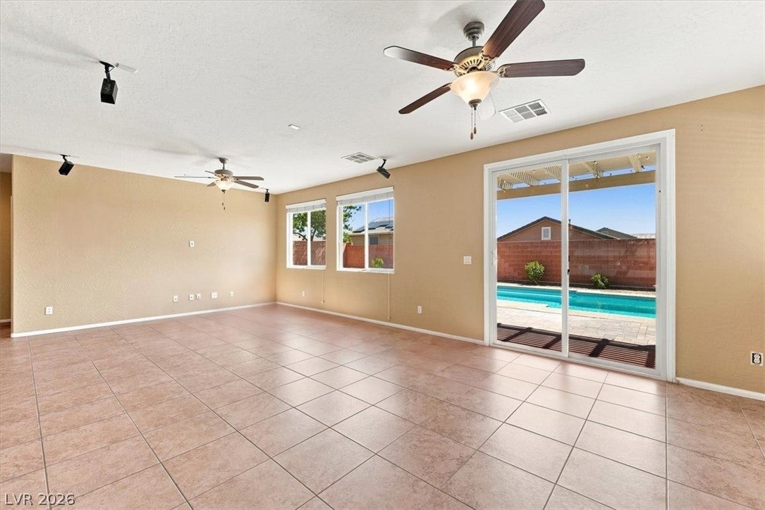 7318 Puckershire St, Las Vegas, NV 89166 photo