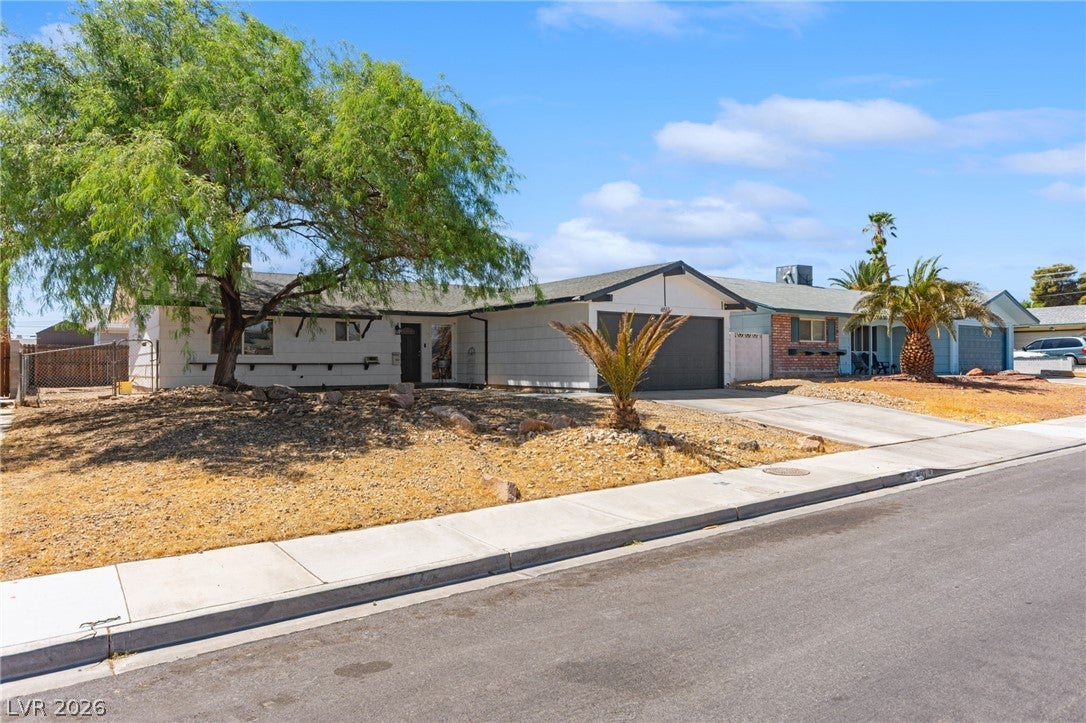 6517 Aberdeen Ln, Las Vegas, NV 89107 photo